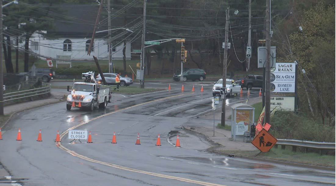 Halifax Kearney Lake周四早车祸致大规模停电及道路封闭